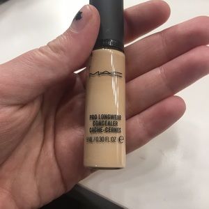 BRAND NEW Mac Concealer